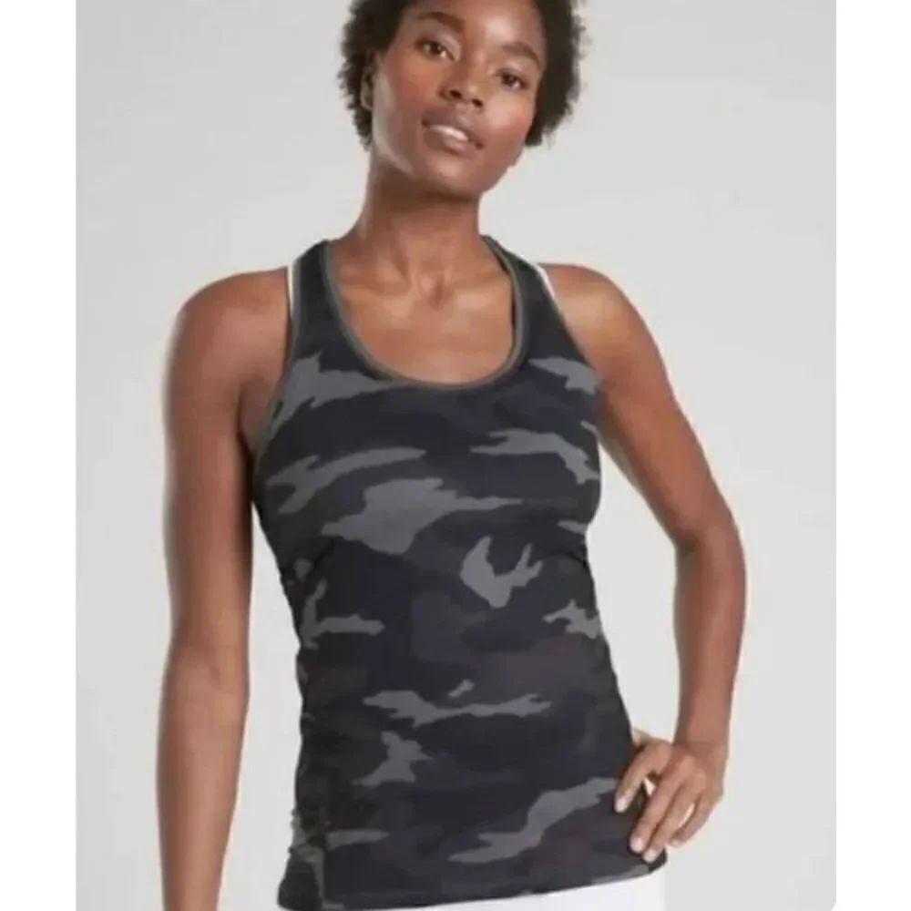 Athleta women’s black and gray camo limitless Razorback, tank top S/L